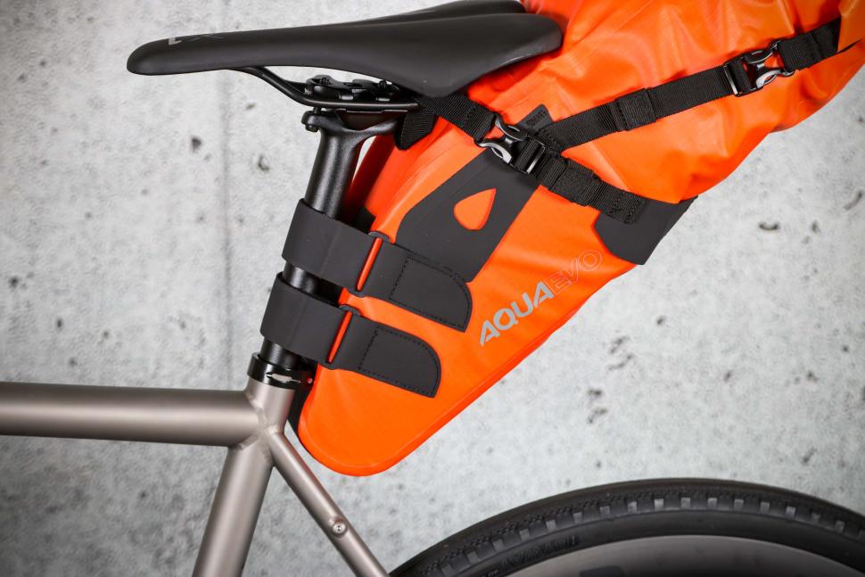2024 Oxford Aqua Evo Adventure Seat Pack - seta post straps 2.jpg