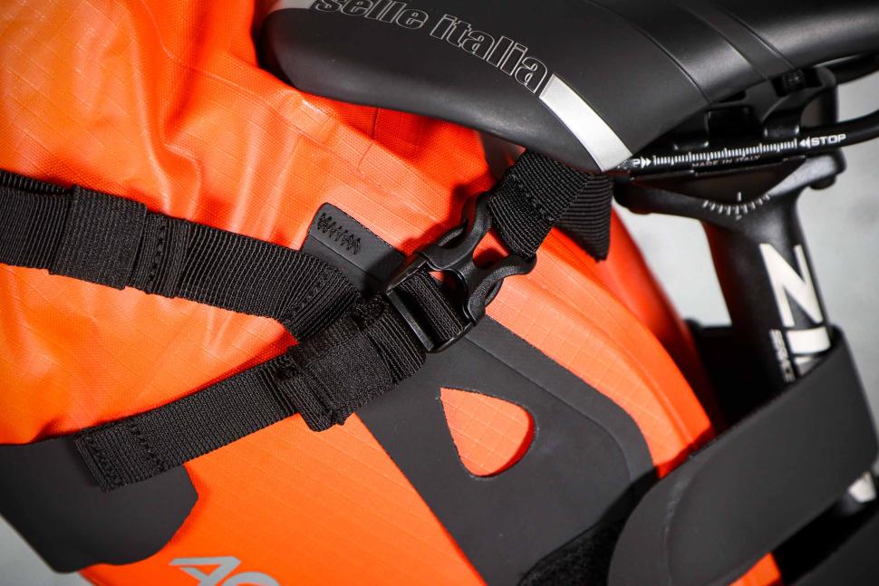 2024 Oxford Aqua Evo Adventure Seat Pack - straps 2.jpg