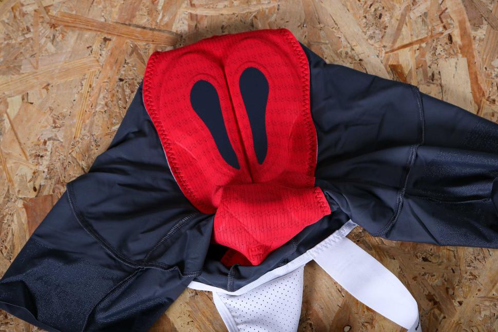 2024 Pedla SuperFit 2.0 Bib short - chamois.jpg