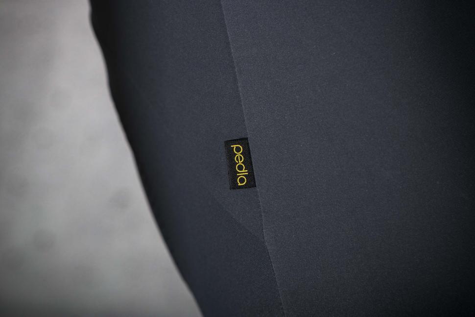 2024 Pedla SuperFit 2.0 Bib short - logo tab.jpg