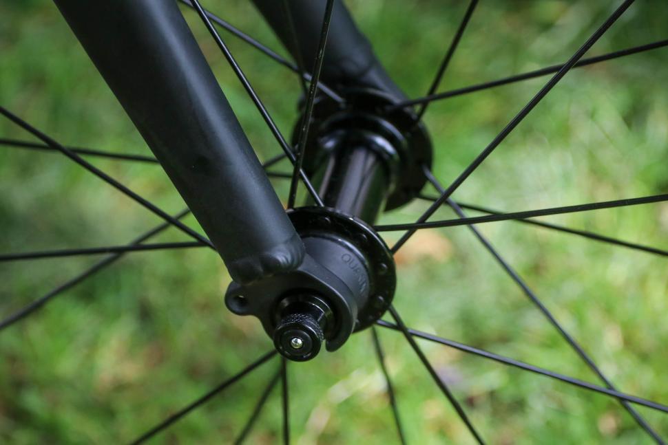 2024 Prevelo Alpha Three 20-inch - fork detail.jpg