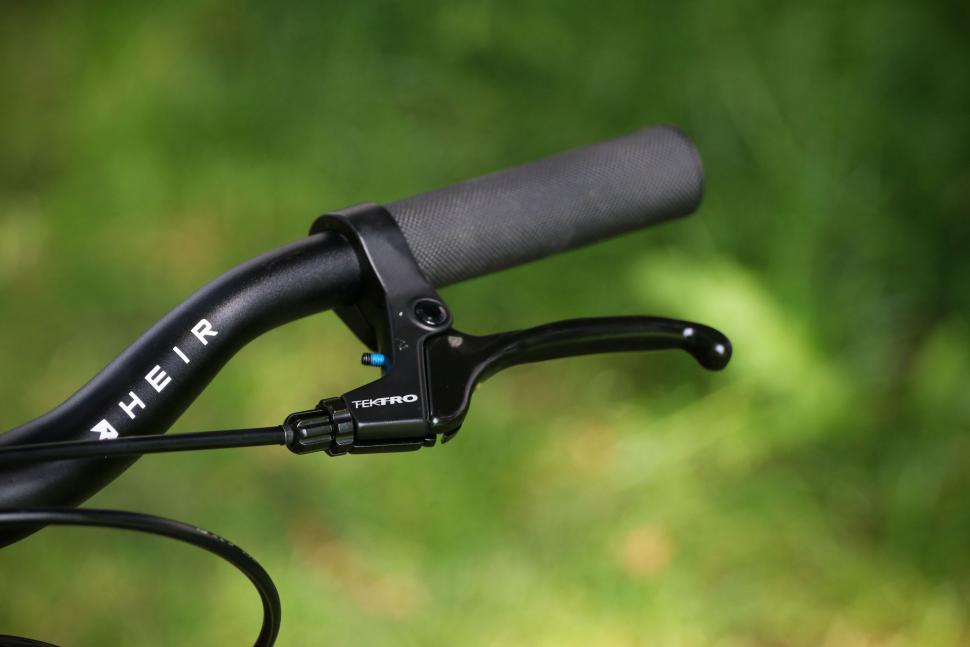 2024 Prevelo Alpha Three 20-inch - lever 2.jpg