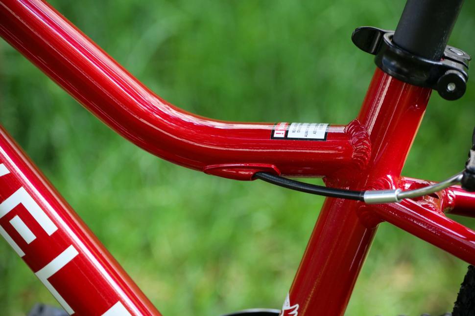 2024 Prevelo Alpha Three 20-inch - top tube shape.jpg