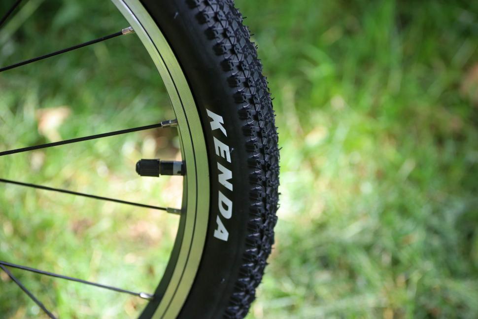 2024 Prevelo Alpha Three 20-inch - tyre.jpg