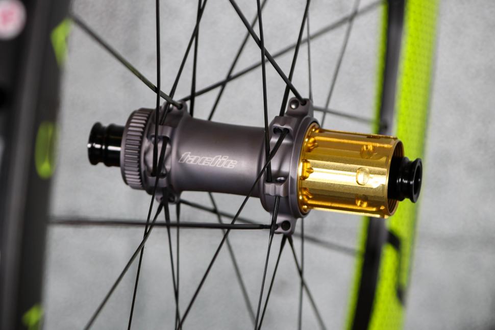 2024 Princeton Peak 4550 Evolution wheels - rear hub 1.jpg