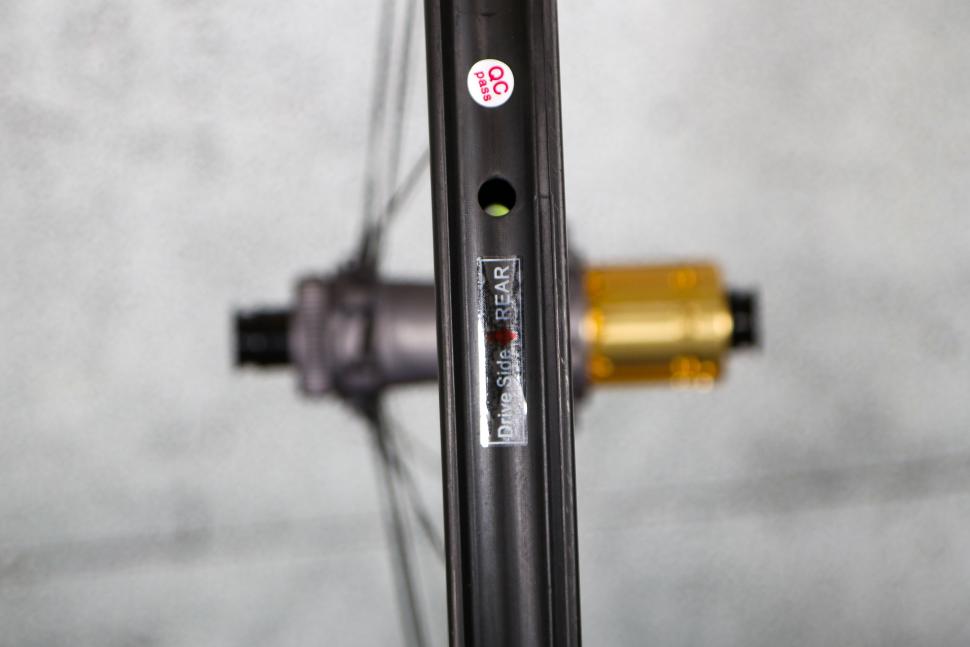 2024 Princeton Peak 4550 Evolution wheels - rim bed.jpg