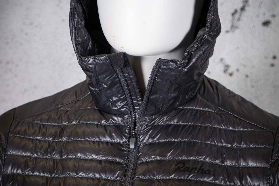 2024 Rapha Mens Explore Hooded Lightweight Down jacket - collar.jpg