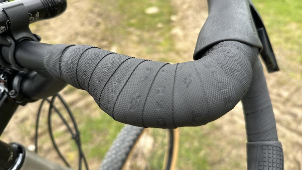2024 Redshift Cruise Control Really Long Bar Tape - closeup.JPG