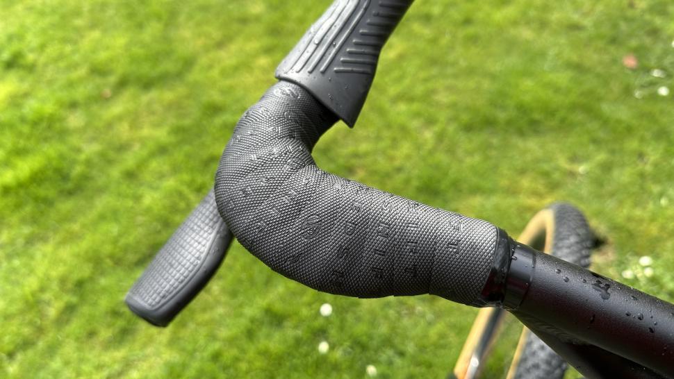 2024 Redshift Sports Cruise Control Drop Bar Top Grips - closeup.JPG