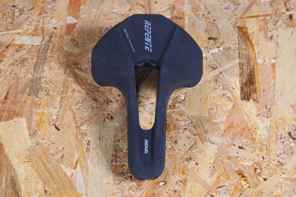 2024 Repente Nova Aeron saddle - top.jpg