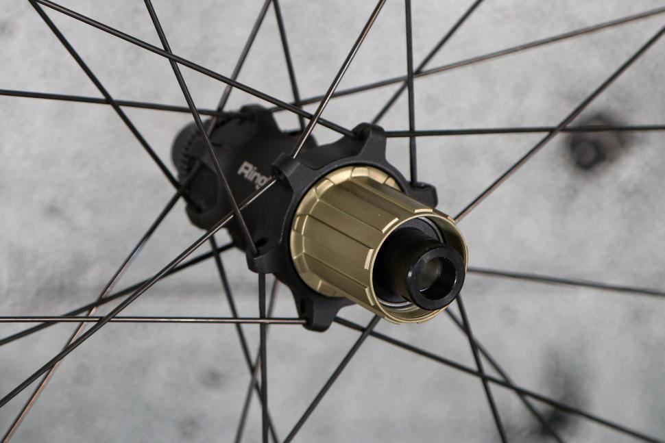2024 Reynolds AR 25 disc brake wheels - rear hub 2.jpg