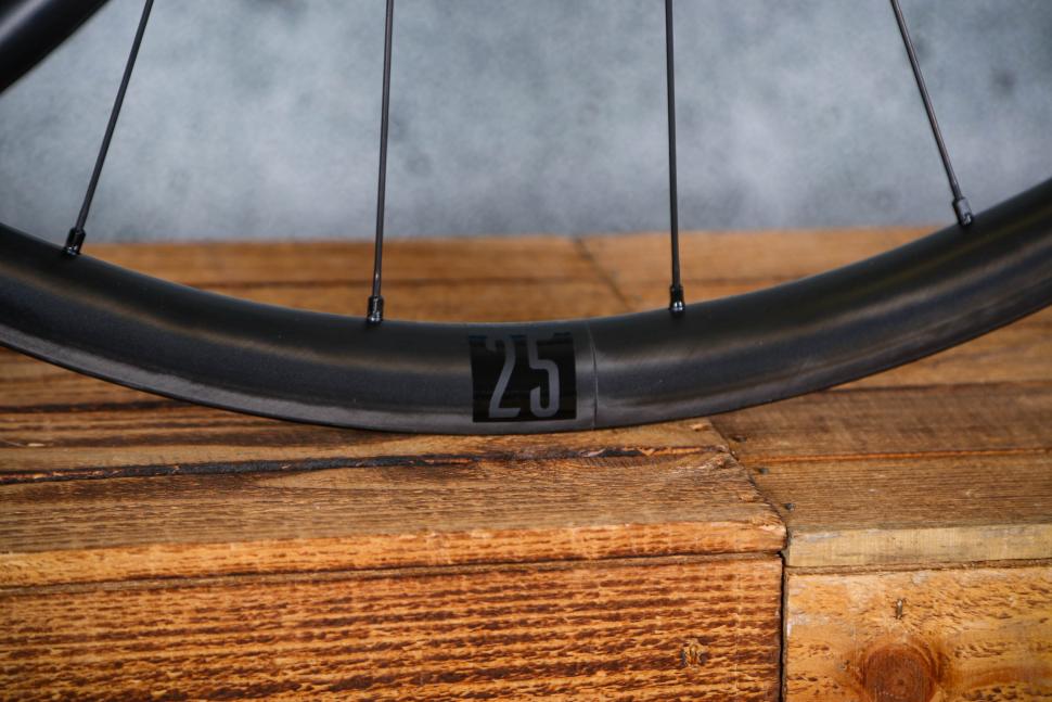 2024 Reynolds AR 25 disc brake wheels - rim detail 2.jpg
