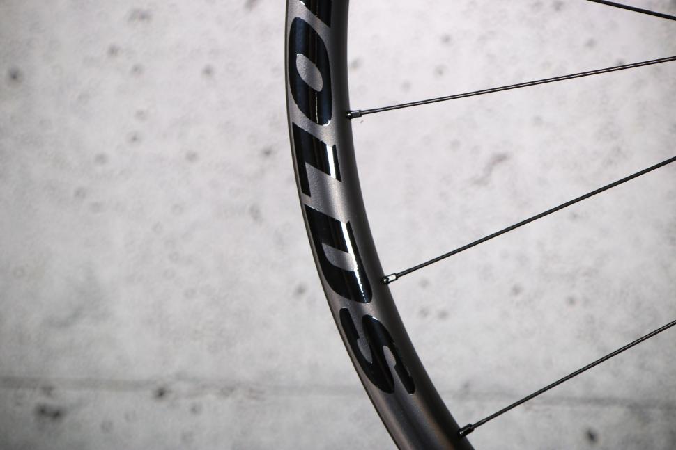 2024 Reynolds AR 25 disc brake wheels - rim detail 3.jpg