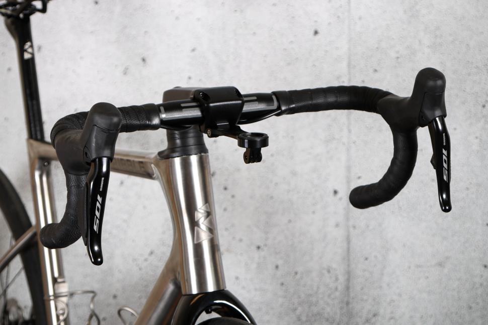 2024 Ribble Allroad Ti - Enthusiast - bars 1.jpg