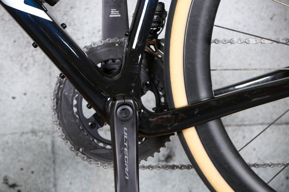 2024 Ridley Grifn RS - bottom bracket.jpg
