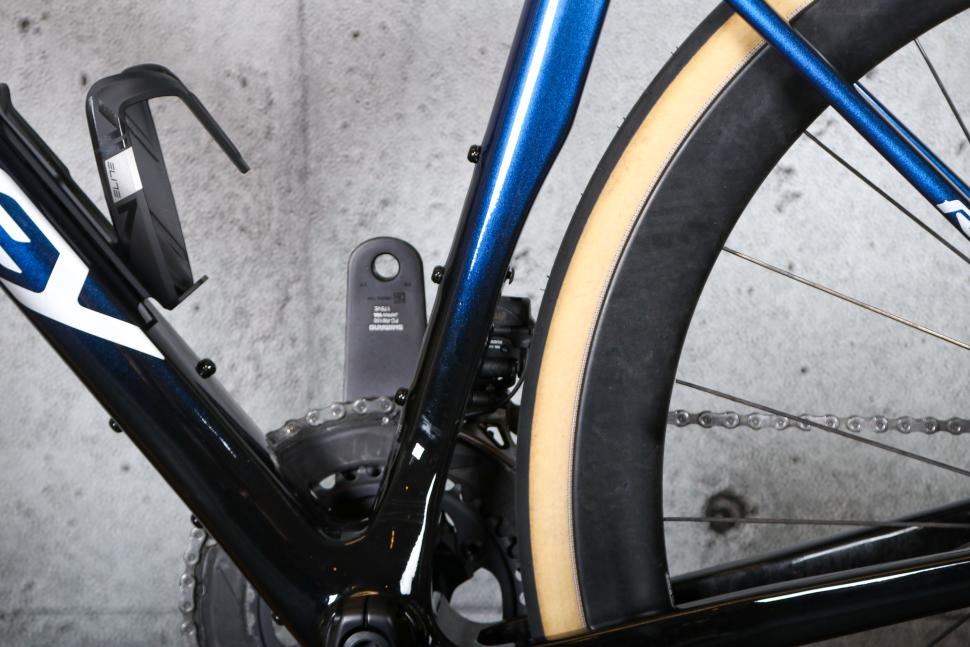2024 Ridley Grifn RS - seat tube shape.jpg