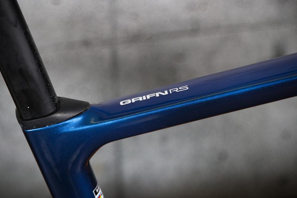 2024 Ridley Grifn RS - top tube detail 1.jpg