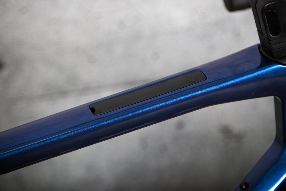 2024 Ridley Grifn RS - top tube detail 2.jpg