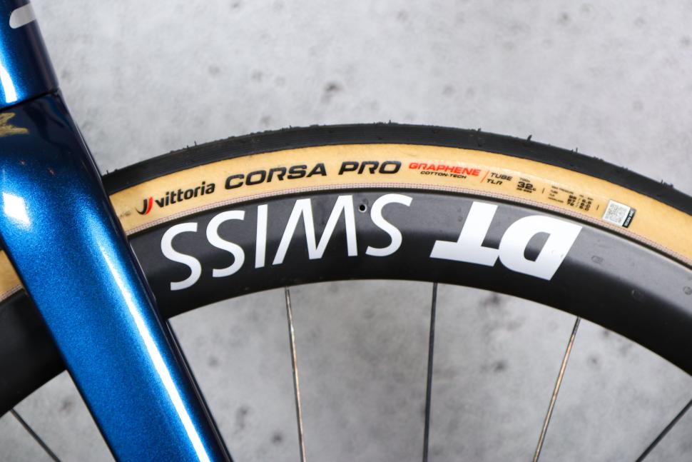 2024 Ridley Grifn RS - tyre and rim.jpg