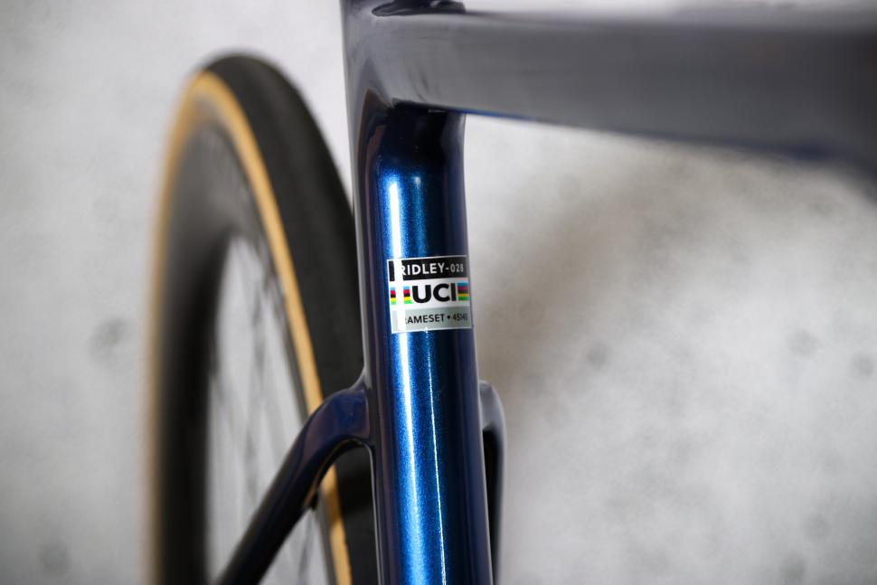 2024 Ridley Grifn RS - UCI badge.jpg