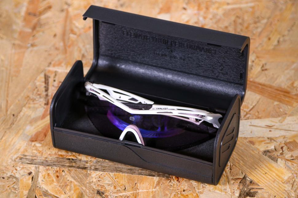 2024 Rudy Project Tralyx + White Gloss - ImpactX Photochromic 2 Laser Purple - case open.jpg