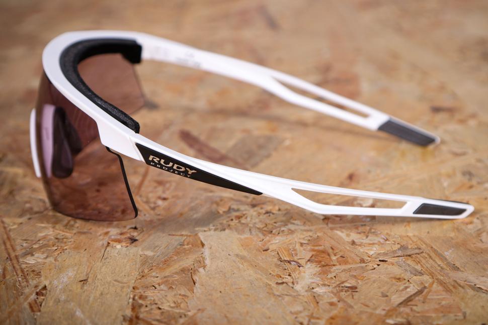 2024 Rudy Project Turbolence glasses - arm.jpg