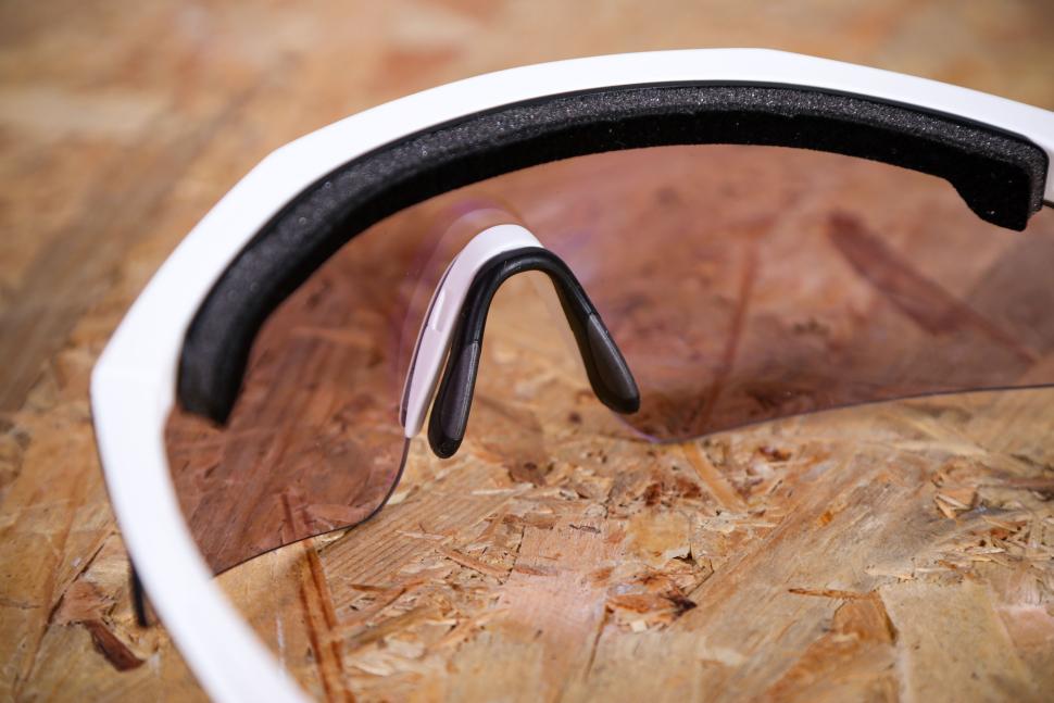 2024 Rudy Project Turbolence glasses - nosepiece.jpg