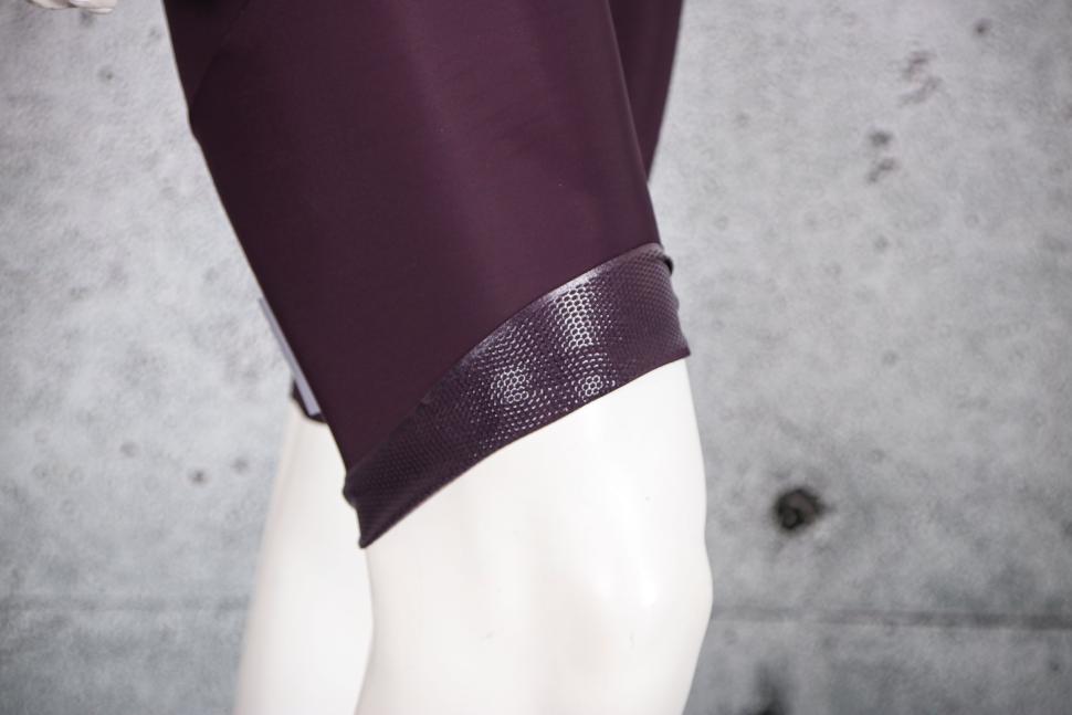 2024 Santini Karma Evo Delta bib shorts - cuff gripper.jpg