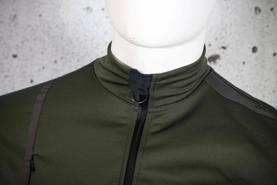 2024 Santini Vega+ Winter Jacket - collar 1.jpg