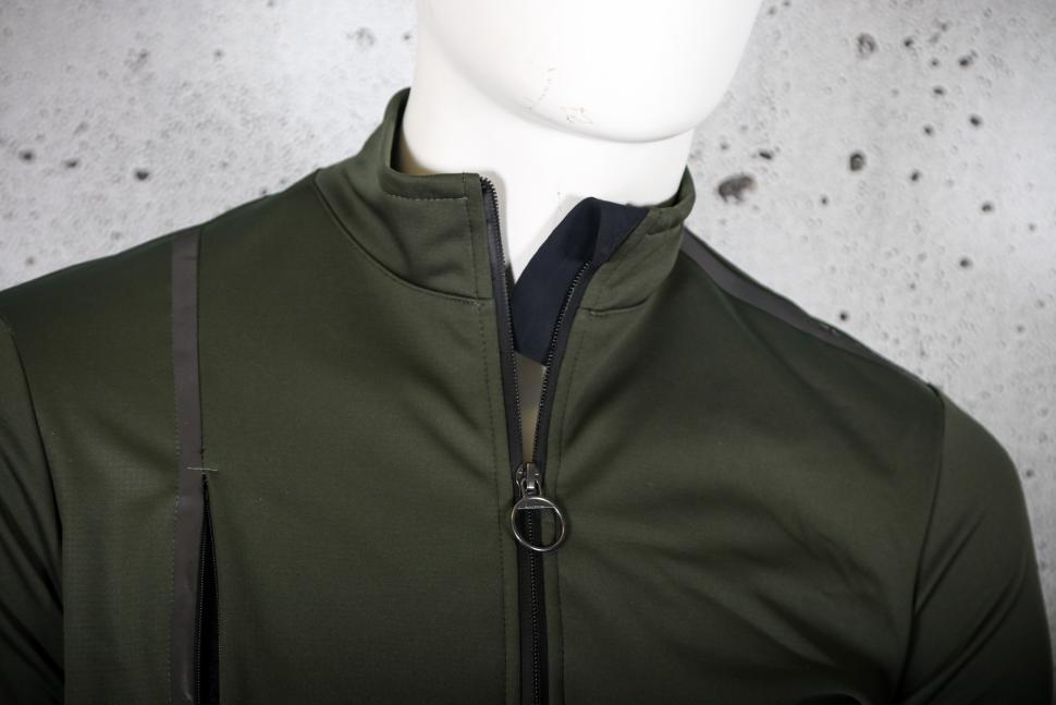 2024 Santini Vega+ Winter Jacket - collar 2.jpg