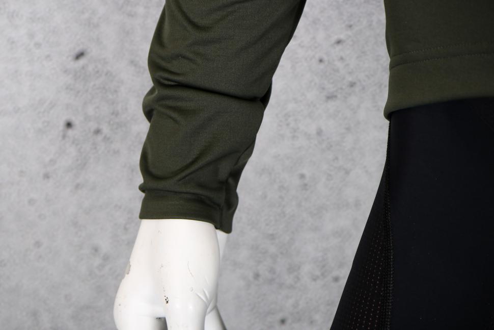 2024 Santini Vega+ Winter Jacket - cuff.jpg