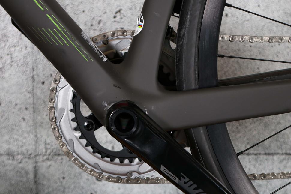 2024 Scott Addict RC 30 - bottom bracket.jpg
