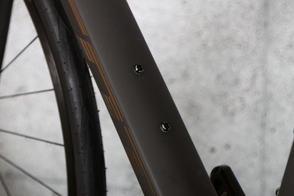 2024 Scott Addict RC 30 - downtube bosses.jpg