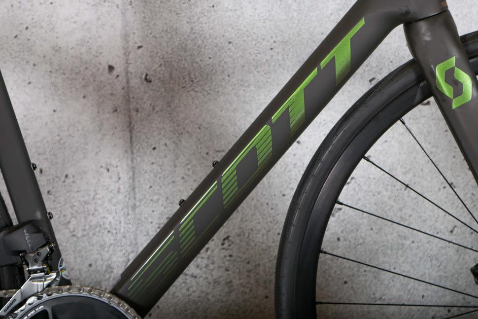 2024 Scott Addict RC 30 - downtube.jpg