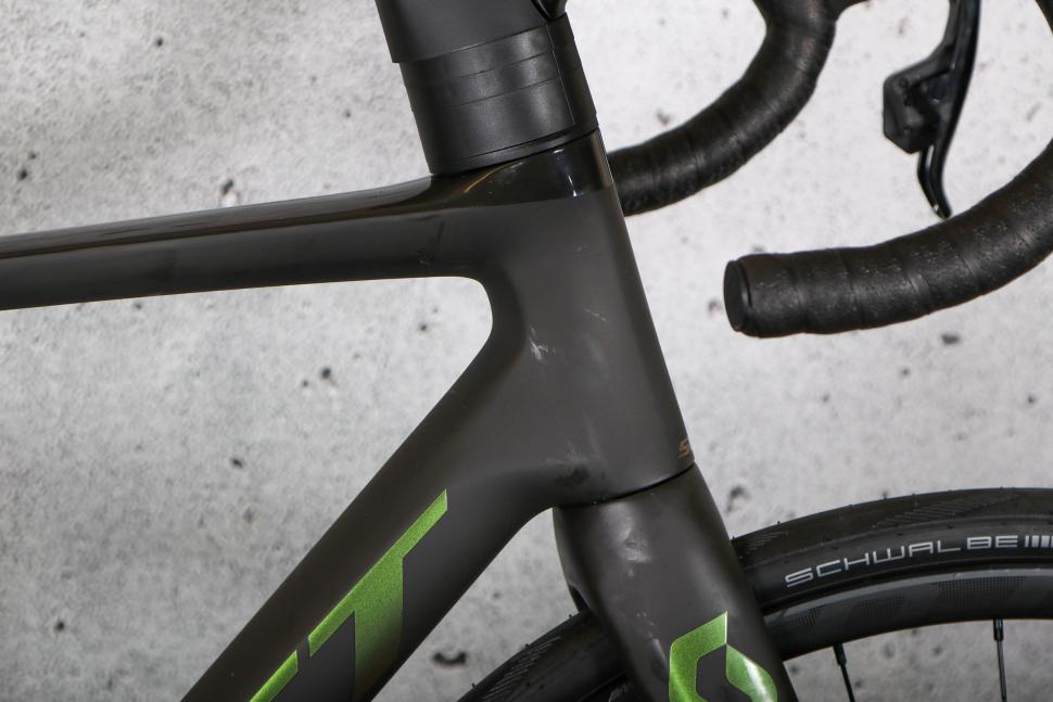 2024 Scott Addict RC 30 - headtube.jpg