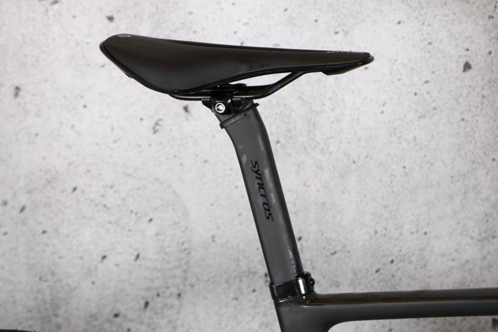 2024 Scott Addict RC 30 - saddle and post.jpg