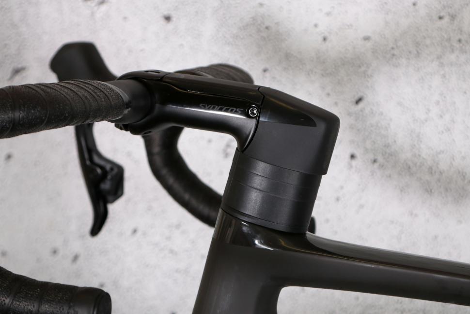 2024 Scott Addict RC 30 - stem and spacers.jpg