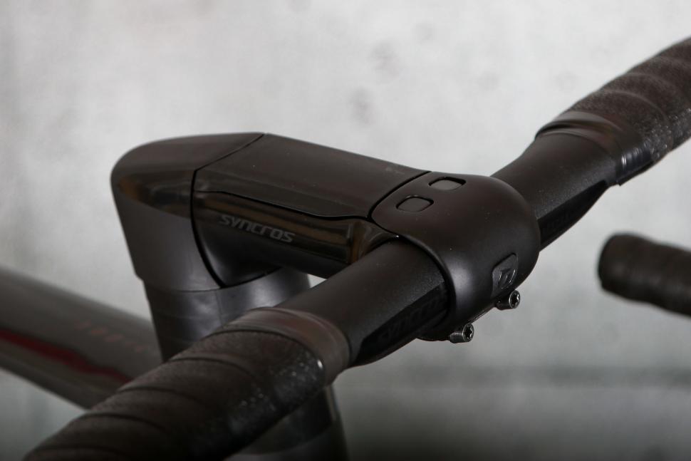 2024 Scott Addict RC 30 - stem top.jpg