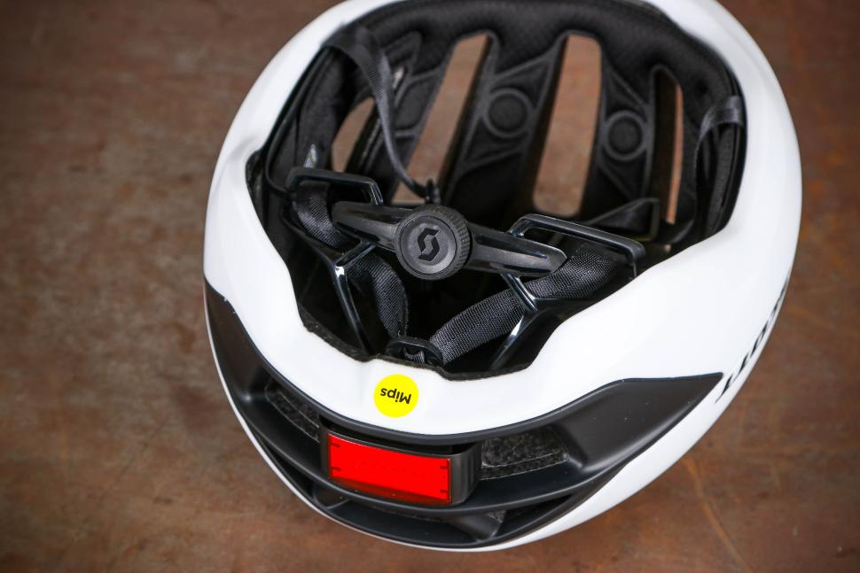 2024 Scott Cadence Plus (CE) Helmet - tension system.jpg
