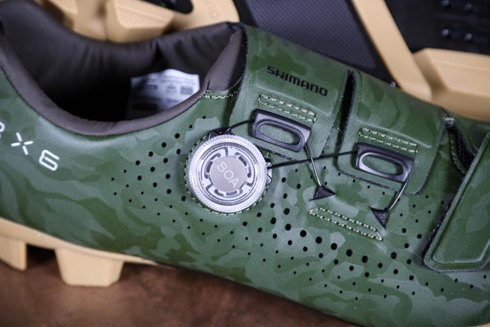 2024 Shimano RX6 Shoes - BOA dial.jpg