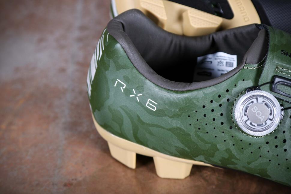 2024 Shimano RX6 Shoes - rear.jpg