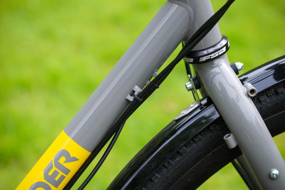 2024 Sonder Santiago Rival 22 Grand Tourer - cable route.jpg