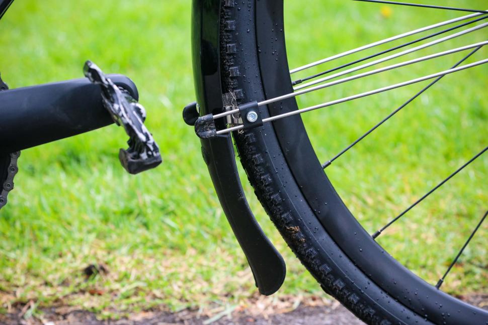 2024 Sonder Santiago Rival 22 Grand Tourer - front mudguard.jpg