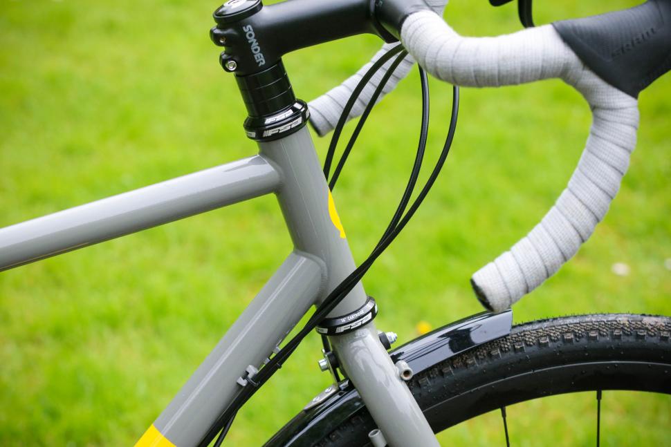2024 Sonder Santiago Rival 22 Grand Tourer - head tube.jpg
