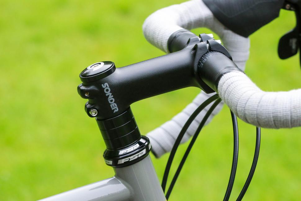 2024 Sonder Santiago Rival 22 Grand Tourer - stem.jpg