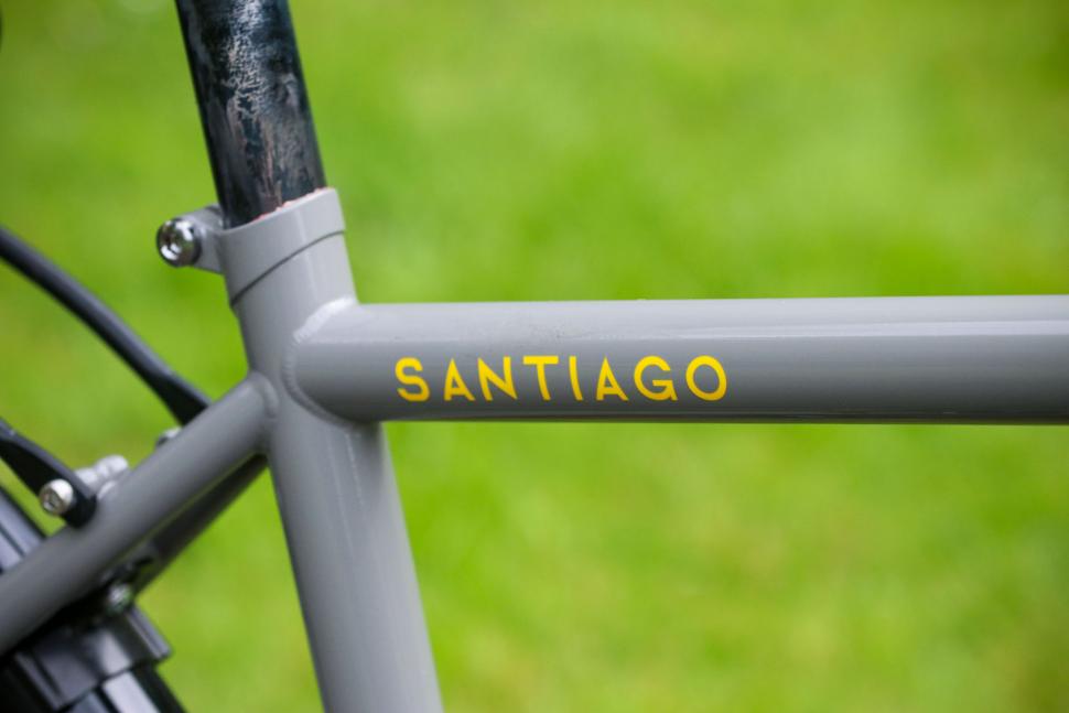 2024 Sonder Santiago Rival 22 Grand Tourer - top tube.jpg