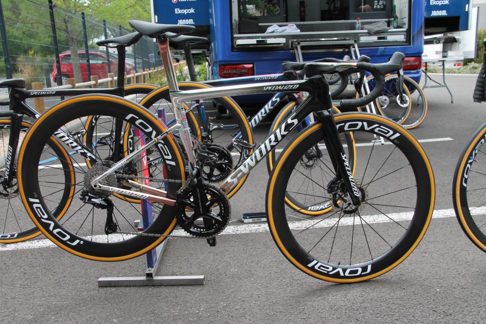2024 Specialized Tarmac SL8 chrome finish, Remco Evenepoel, Dauphine  - 22.jpeg