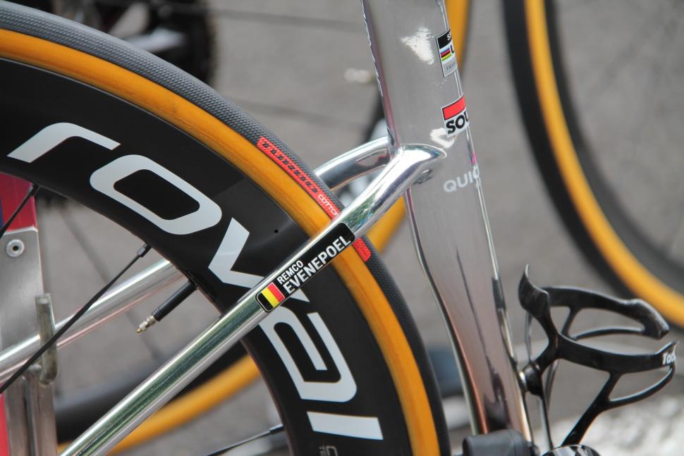 2024 Specialized Tarmac SL8 chrome finish, Remco Evenepoel, Dauphine  - 24.jpeg
