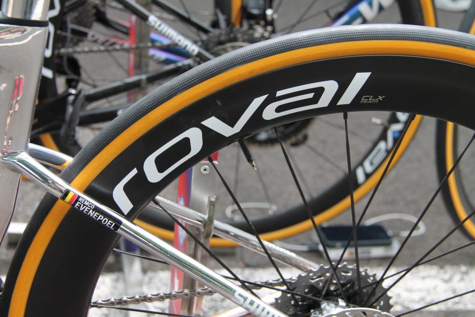 2024 Specialized Tarmac SL8 chrome finish, Remco Evenepoel, Dauphine  - 5.jpeg