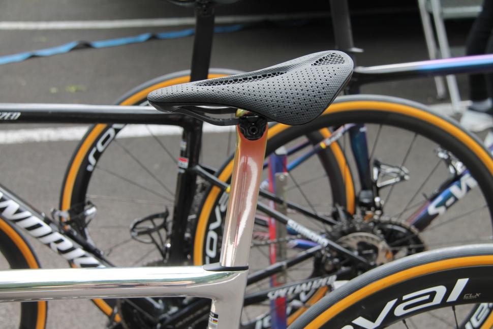 2024 Specialized Tarmac SL8 chrome finish, Remco Evenepoel, Dauphine  - 7.jpeg